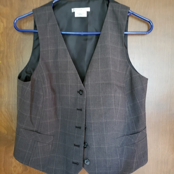 Women's blazer and vest. - Picture 2 of 5